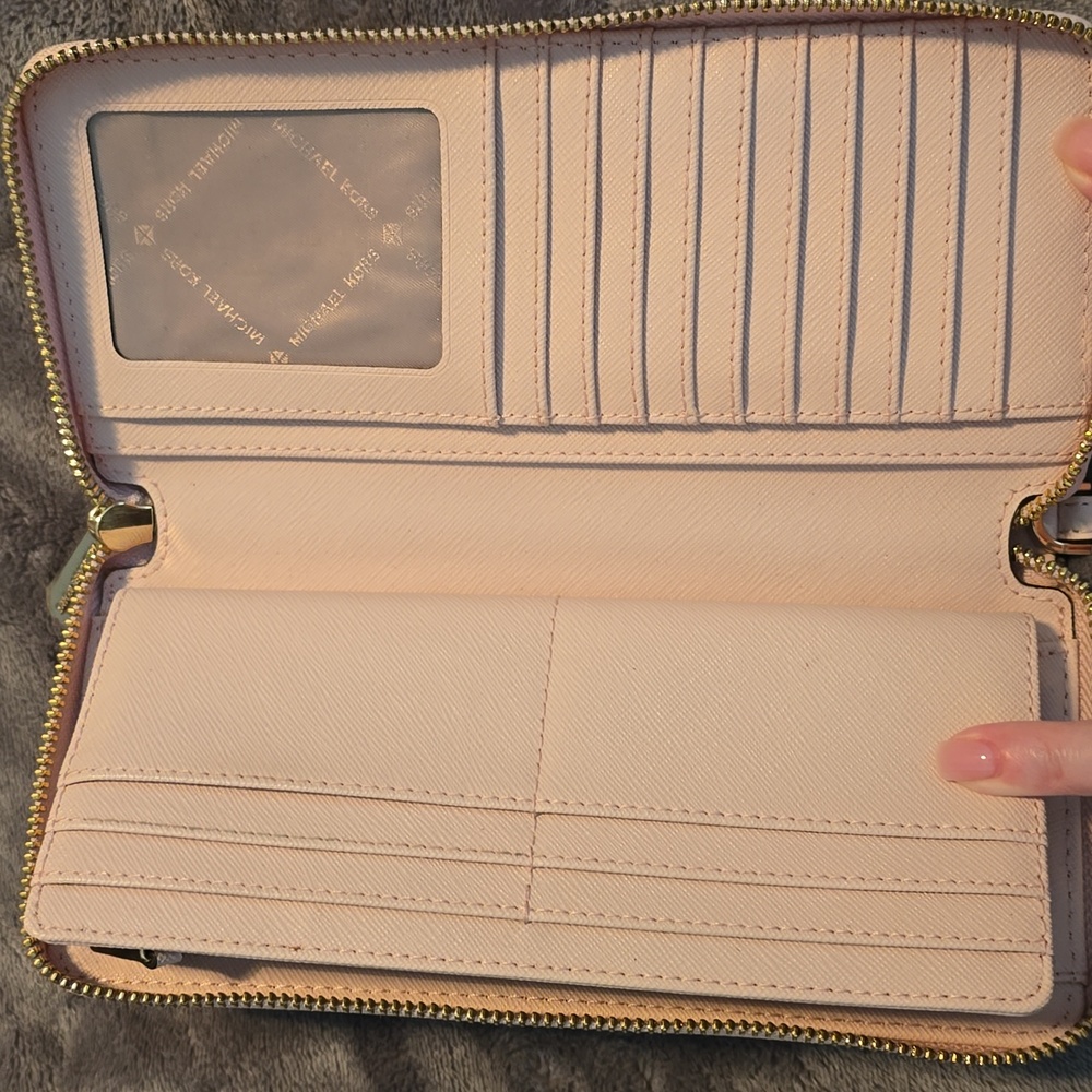 Michael Kors Light Pink Wallet - Picture 3 of 4
